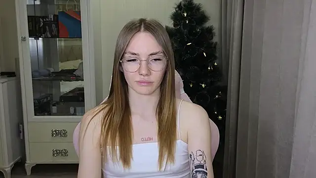 Snapshot of littlevildevil chatting on 12-13-24, 03:11 littlevildevil online show from 12-13-24, 03:11