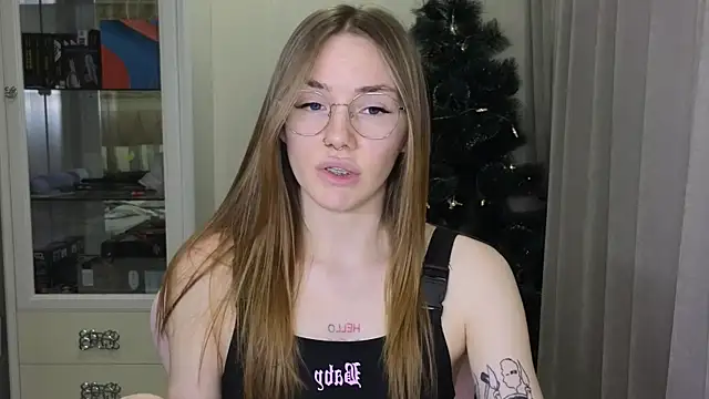 Snapshot of littlevildevil chatting on 12-23-24, 03:12 littlevildevil online show from 12-23-24, 03:12