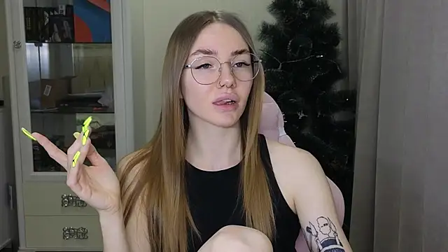 Snapshot of littlevildevil chatting on 12-28-24, 12:24 littlevildevil online show from 12-28-24, 12:24