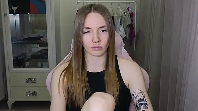 Snapshot of littlevildevil chatting on 01-18-25, 02:12 littlevildevil online show from 01-18-25, 02:12