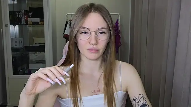 Snapshot of littlevildevil chatting on 01-23-25, 11:26 littlevildevil online show from 01-23-25, 11:26