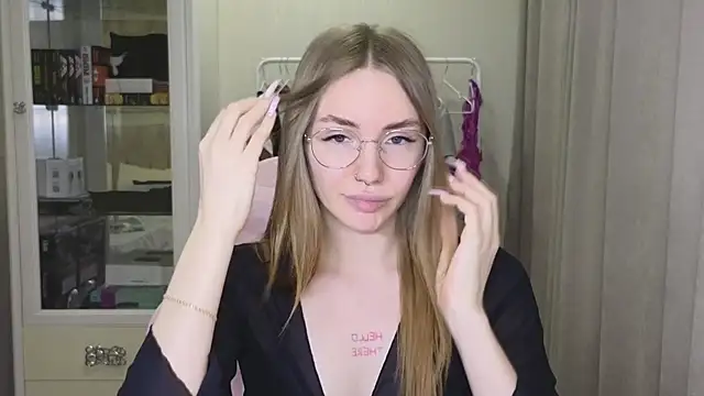 Snapshot of littlevildevil chatting on 01-29-25, 11:30 littlevildevil online show from 01-29-25, 11:30