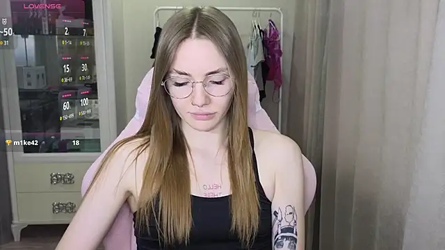 Snapshot of littlevildevil chatting on 02-07-25, 09:05 littlevildevil online show from 02-07-25, 09:05