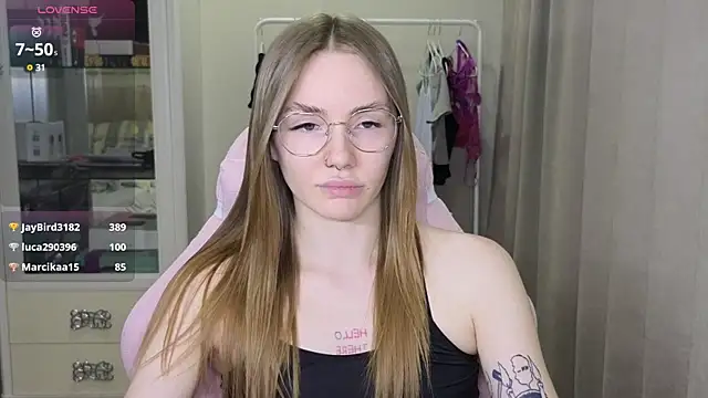 Snapshot of littlevildevil chatting on 02-07-25, 12:06 littlevildevil online show from 02-07-25, 12:06