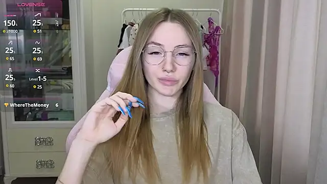 Snapshot of littlevildevil chatting on 02-22-25, 10:18 littlevildevil online show from 02-22-25, 10:18