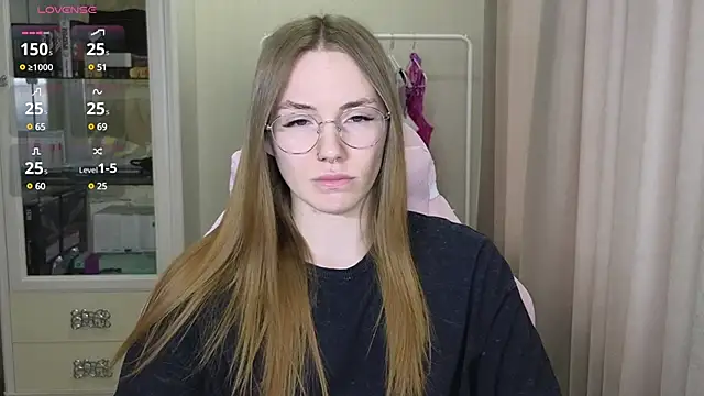 Snapshot of littlevildevil chatting on 02-24-25, 11:10 littlevildevil online show from 02-24-25, 11:10