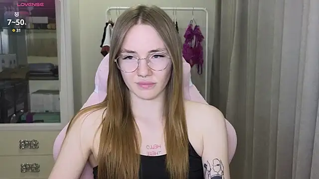 Snapshot of littlevildevil chatting on 03-01-25, 02:34 littlevildevil online show from 03-01-25, 02:34