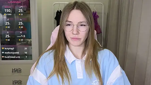 Snapshot of littlevildevil chatting on 03-16-25, 11:49 littlevildevil online show from 03-16-25, 11:49