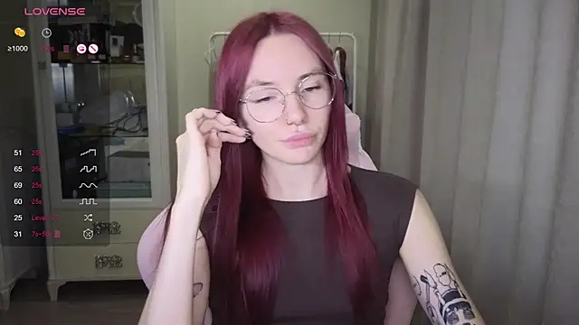 Snapshot of littlevildevil chatting on 09-16-25, 11:11 littlevildevil online show from 09-16-25, 11:11