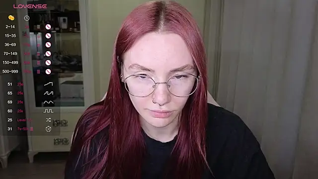 Snapshot of littlevildevil chatting on 09-30-25, 11:04 littlevildevil online show from 09-30-25, 11:04