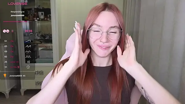 Snapshot of littlevildevil chatting on 10-03-25, 11:07 littlevildevil online show from 10-03-25, 11:07