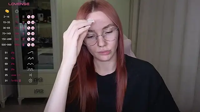 Snapshot of littlevildevil chatting on 10-04-25, 10:57 littlevildevil online show from 10-04-25, 10:57