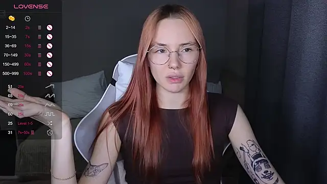 Snapshot of littlevildevil chatting on 11-24-25, 10:48 littlevildevil online show from 11-24-25, 10:48