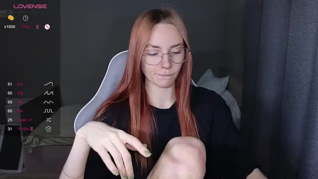 Snapshot of littlevildevil chatting on 11-28-25, 10:51 littlevildevil online show from 11-28-25, 10:51