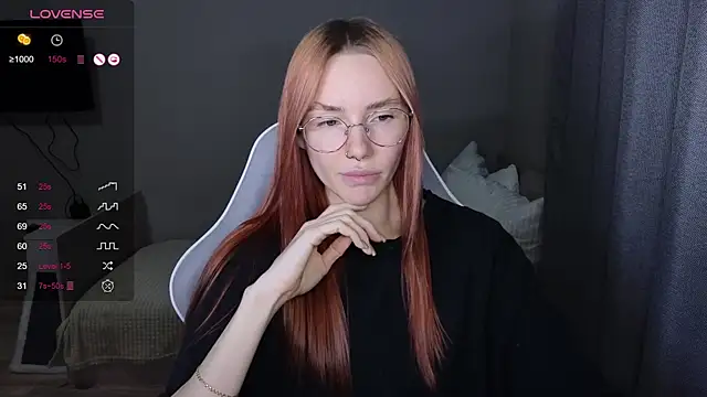 Snapshot of littlevildevil chatting on 12-02-25, 10:42 littlevildevil online show from 12-02-25, 10:42