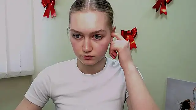 MademoiselleCl online show from 02-25-25, 10:47