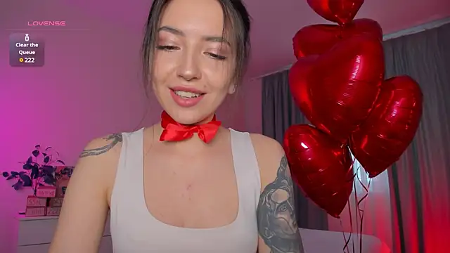 Oh My Dianee online show from 02-14-25, 10:28