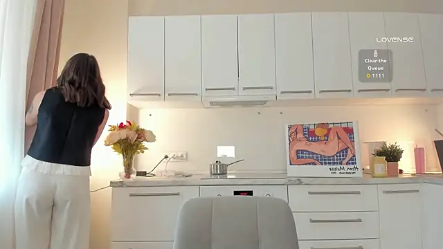 Oh My Dianee online show from 09-11-25, 07:19