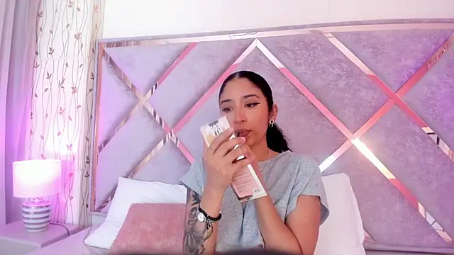 Snapshot of _lanna_jhonson_ chatting on 12-31-24, 11:31 lanna jhonson online show from 12-31-24, 11:31