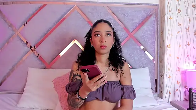 Snapshot of _lanna_jhonson_ chatting on 02-01-25, 12:05 lanna jhonson online show from 02-01-25, 12:05