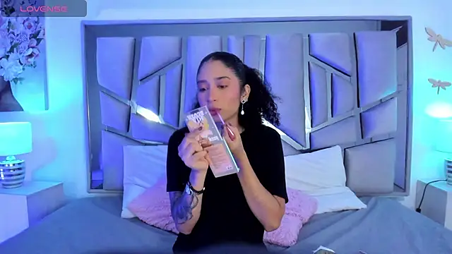 Snapshot of _lanna_jhonson_ chatting on 02-06-25, 11:32 lanna jhonson online show from 02-06-25, 11:32