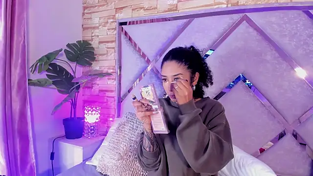 Snapshot of _lanna_jhonson_ chatting on 09-29-25, 01:00 lanna jhonson online show from 09-29-25, 01:00