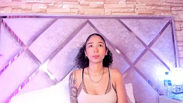 Snapshot of _lanna_jhonson_ chatting on 10-23-25, 11:09 lanna jhonson online show from 10-23-25, 11:09