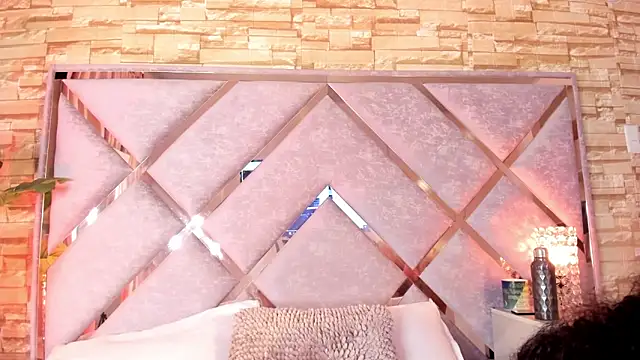  lanna jhonson  online show from 11-16-25, 02:17