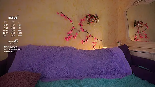 GillianDowdey online show from 04-22-26, 04:15