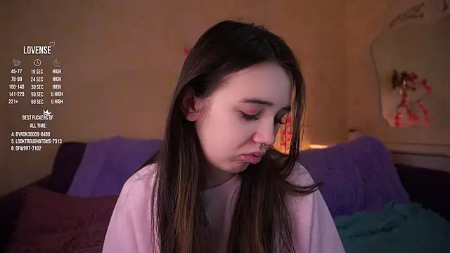 GillianDowdey online show from 04-25-26, 03:31