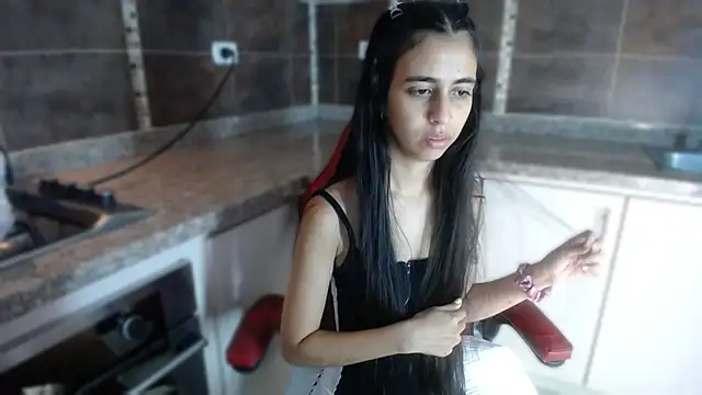 Snapshot of anna_alvarez chatting on 11-23-25, 11:32 anna alvarez online show from 11-23-25, 11:32