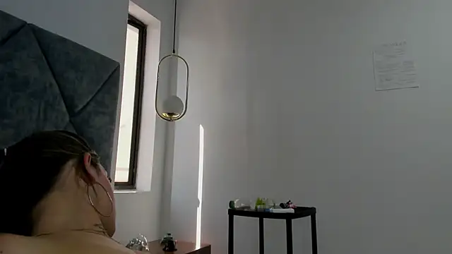 Lizz Luna online show from 01-20-25, 07:25