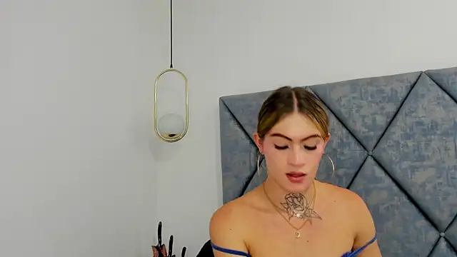 Lizz Luna online show from 01-22-25, 04:55