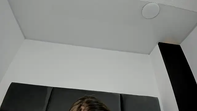 Lizz Luna online show from 11-04-25, 07:13