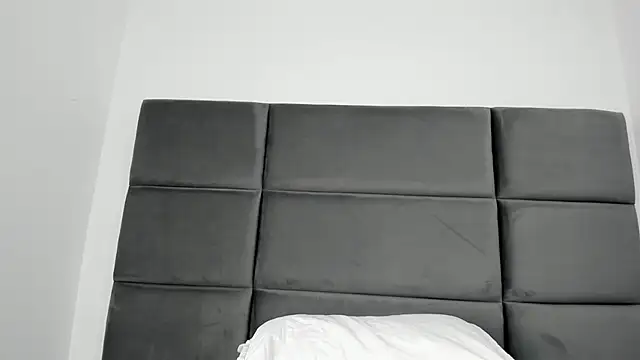 Lizz Luna online show from 11-26-25, 06:42