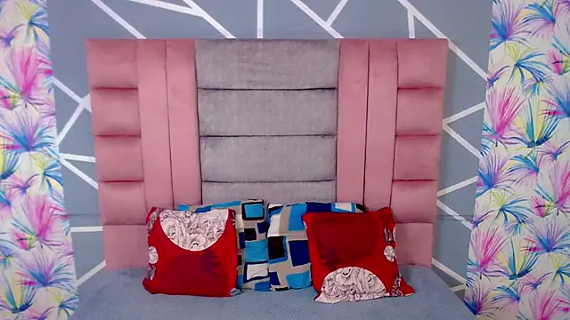 Snapshot of MichellMejia chatting on 12-05-24, 11:16 MichellMejia online show from 12-05-24, 11:16