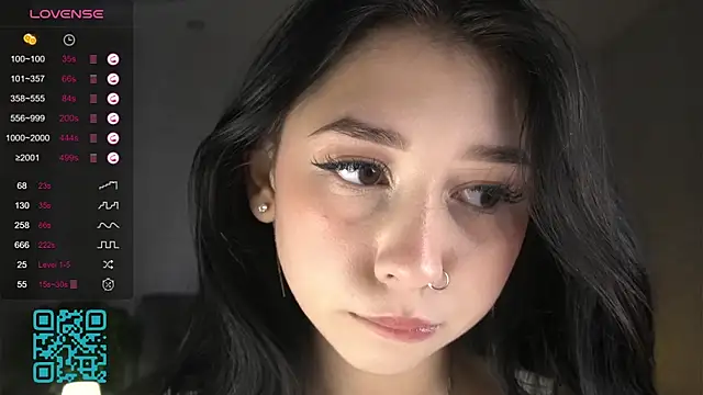 Snapshot of AislyEmbury chatting on 10-18-25, 05:32 AislyEmbury online show from 10-18-25, 05:32