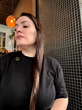 Sophie Eaton online show from 11-15-25, 08:05