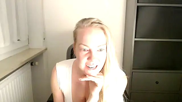  LunaxLia  online show from 11-16-25, 06:02