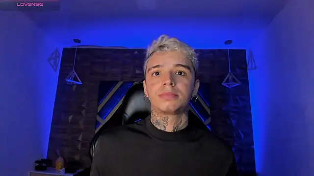 Ian Castillo  online show from 02-25-26, 11:20