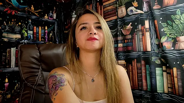 Snapshot of julietta___jackson chatting on 01-12-25, 11:15 julietta   jackson online show from 01-12-25, 11:15