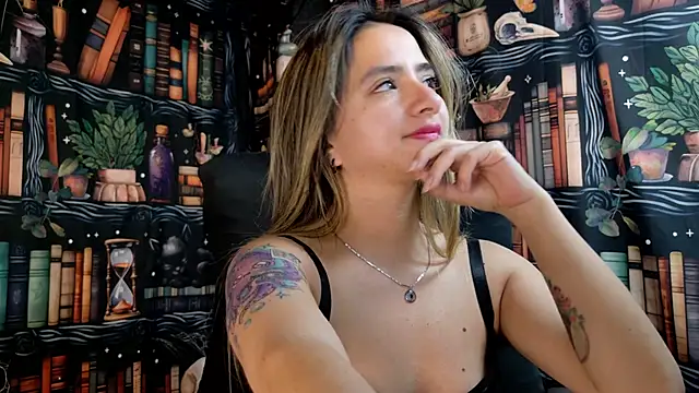 Snapshot of julietta___jackson chatting on 02-25-25, 10:29 julietta   jackson online show from 02-25-25, 10:29