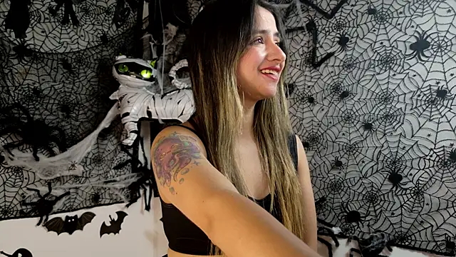 Snapshot of julietta___jackson chatting on 10-09-25, 06:39 julietta   jackson online show from 10-09-25, 06:39