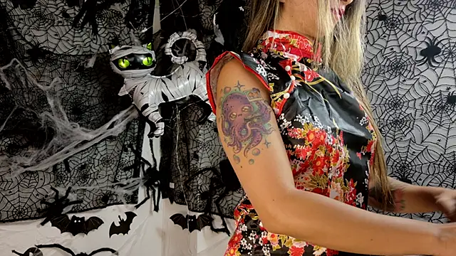 Snapshot of julietta___jackson chatting on 10-18-25, 04:52 julietta   jackson online show from 10-18-25, 04:52