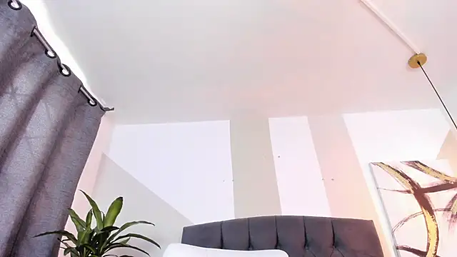 aprildreams19 online show from 02-20-25, 03:30