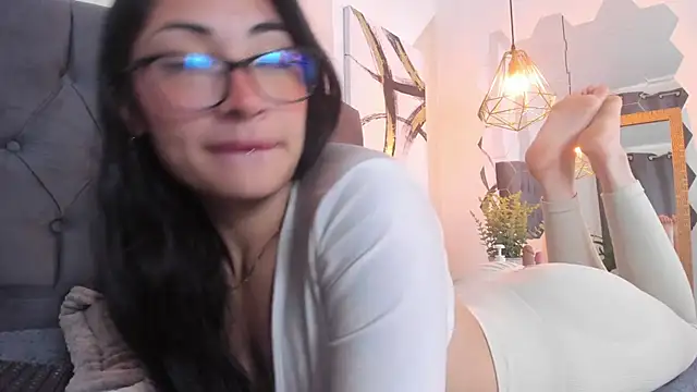 aprildreams19 online show from 03-06-25, 12:52