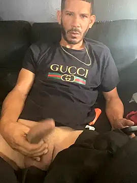 Chico Bellaco online show from 10-18-25, 02:40