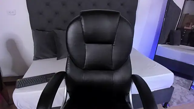 ninfomaria  online show from 12-22-25, 06:27