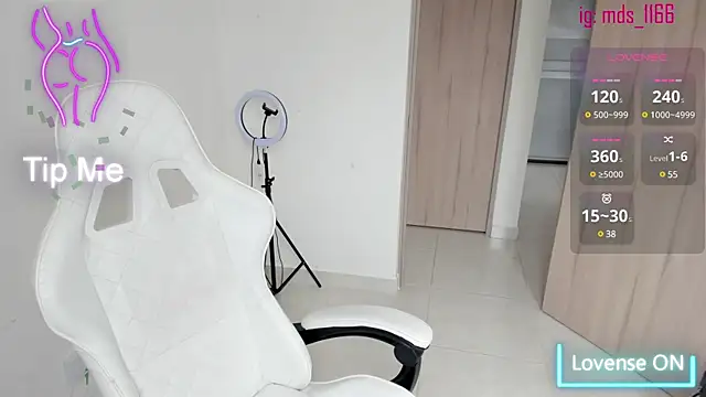 Mia adams66 online show from 01-28-25, 05:46