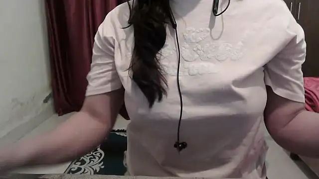 ANANYA-TIWARI online show from 11-28-25, 04:59